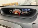 衝突被害軽減ブレーキ　横滑り防止装置　ＣＤラジオチューナー　ＡＵＸ接続　置きラクボックス　オートライト　オートハイビーム　ＬＥＤヘッドライト　助手席シートアンダートレイ　アイドリングストップ（千葉県）の中古車