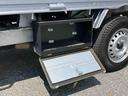 衝突被害軽減ブレーキ　ＣＤ／ＡＵＸ　荷台三方開　荷台作業灯　ＬＥＤヘッドライト　ＬＥＤフォグランプ　パワーウィンド　バッテリーカバー　工具箱（盗難防止キー付き）　リヤスモークガラス　キーレスエントリー（千葉県）の中古車