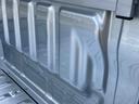 衝突被害軽減ブレーキ　ＣＤ／ＡＵＸ　荷台三方開　荷台作業灯　ＬＥＤヘッドライト　ＬＥＤフォグランプ　パワーウィンド　バッテリーカバー　工具箱（盗難防止キー付き）　リヤスモークガラス　キーレスエントリー（千葉県）の中古車