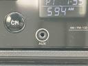ＣＤチューナー／ＡＭ：ＦＭラジオ／ＡＵＸ　オートハイビーム　トップシェイドガラス　衝突軽減装置　誤発進抑制制御　前席大型アームレスト付ベンチシート　キーレスエントリー　盗難防止警報　チルトステアリング（千葉県）の中古車