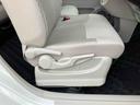 ＣＤ／ＵＳＢチューナー　電動格納ドアミラー　運転席シートリフター　キーレスエントリー　セキュリティアラーム　プライバシーガラス　横滑り防止装置　衝突被害軽減ブレーキ　アイドリングストップ（千葉県）の中古車