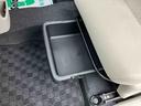 ＣＤ／ＵＳＢチューナー　電動格納ドアミラー　運転席シートリフター　キーレスエントリー　セキュリティアラーム　プライバシーガラス　横滑り防止装置　衝突被害軽減ブレーキ　アイドリングストップ（千葉県）の中古車