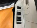 衝突被害軽減ブレーキ　横滑り防止装置　ＣＤラジオチューナー　ＡＵＸ接続　オートハイビーム　マニュアルレベリング機能付ハロゲンヘッドライト　キーレスエントリー　助手席シートアンダートレイ（千葉県）の中古車