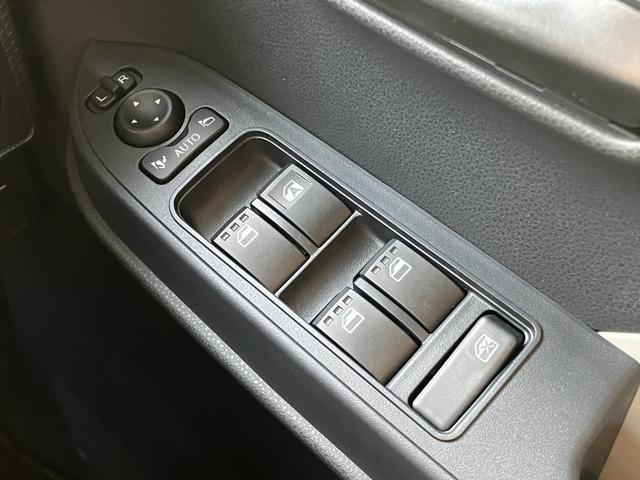 タントＸ　前席シートヒーター　電動パーキングブレーキ保証１年間距離無制限付き　片側電動スライドドア　ミラクルオープンドア　オートライト　ＬＥＤヘッドランプ　オートエアコン　サンシェード　運転席シートリフター　キーフリーシステム（東京都）の中古車