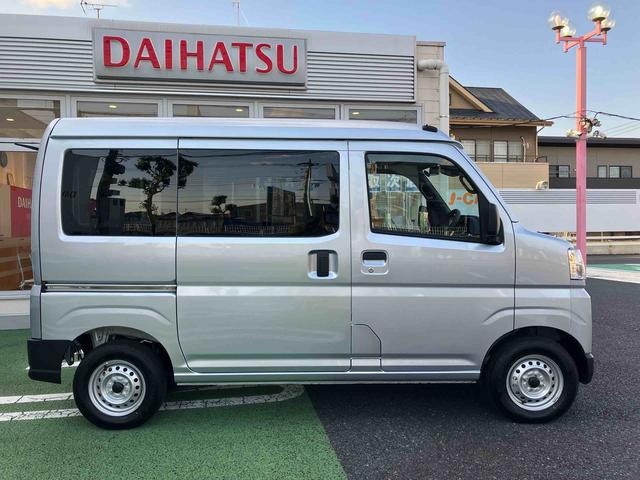 ハイゼットカーゴＤＸＦＲ専用ＣＶＴ　マルチリフレクターヘッドランプ　オーバーヘッドコンソール　６コーナーセンサー　キーレスエントリー　助手席前倒し機構　ＡＭ／ＦＭ付きＣＤステレオ（東京都）の中古車