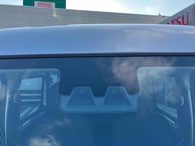ハイゼットカーゴＤＸＦＲ専用ＣＶＴ　マルチリフレクターヘッドランプ　オーバーヘッドコンソール　６コーナーセンサー　キーレスエントリー　助手席前倒し機構　ＡＭ／ＦＭ付きＣＤステレオ（東京都）の中古車