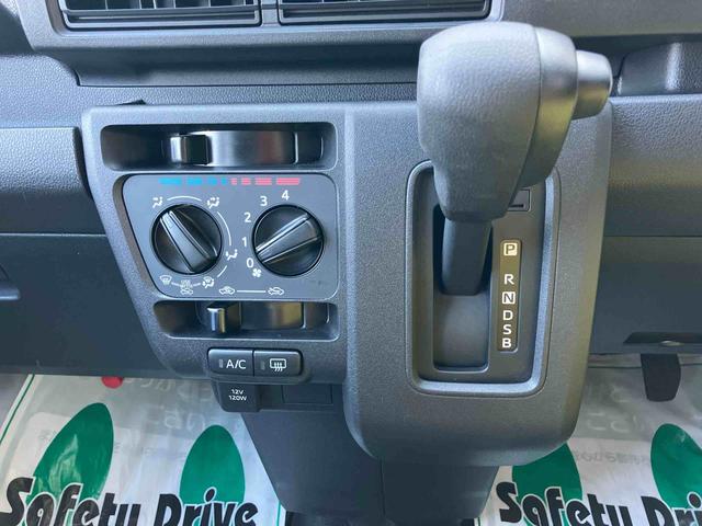 ハイゼットカーゴＤＸＦＲ専用ＣＶＴ　マルチリフレクターヘッドランプ　オーバーヘッドコンソール　６コーナーセンサー　キーレスエントリー　助手席前倒し機構　ＡＭ／ＦＭ付きＣＤステレオ（東京都）の中古車