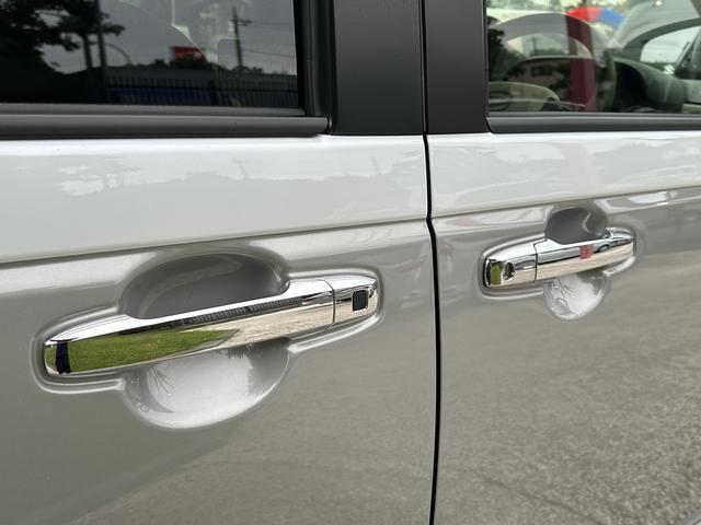 ムーヴキャンバスストライプスＧ　両側電動スライドドア　ＬＥＤヘッドランプ保証　新車保証・まごころ保証　１年間・走行距離無制限付き　両側電動スライドドア　ＬＥＤヘッドランプ　ＬＥＤフォグランプ　全方位カメラ　ホッとカップホルダー　キーフリーシステム　アイドリングストップ（東京都）の中古車