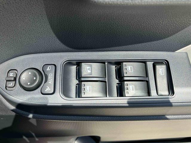 タントＸ　片側電動スライドドア　前席シートヒーター保証１年間距離無制限付き　片側電動スライドドア　ミラクルオープンドア　電動格納ドアミラー　アイドリングストップ　サンシェード　運転席シートリフター　コーナーセンサー（東京都）の中古車