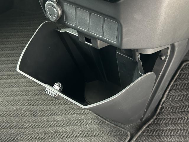 トールカスタムＧ　スマホ連携ディスプレイオーディオ　パノラマカメラ保証　新車保証・まごころ保証　１年間・走行距離無制限付き　スマホ連携９インチディスプレイオーディオ　電動パーキングブレーキ　両側電動スライドドア　クルーズコントロール　ＬＥＤヘッドランプ　キーフリー（東京都）の中古車