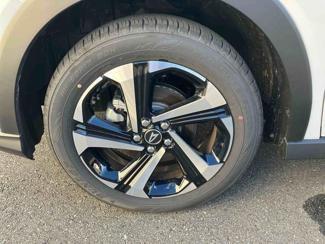 ロッキープレミアムＧ　ＨＥＶ　アダブティブクルーズコントロール搭載！保証　新車保証・まごころ保証　１年間・走行距離無制限付き　走行距離８０９ｋｍ　ＣＤチューナー　アダブティブクルーズコントロール　パノラマモニター　１７インチアルミホイール　電動パーキング　シートヒータ（東京都）の中古車