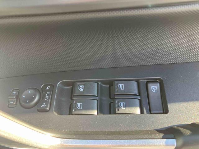 ロッキープレミアムＧ　ＨＥＶ　アダブティブクルーズコントロール搭載！保証　新車保証・まごころ保証　１年間・走行距離無制限付き　走行距離８０９ｋｍ　ＣＤチューナー　アダブティブクルーズコントロール　パノラマモニター　１７インチアルミホイール　電動パーキング　シートヒータ（東京都）の中古車