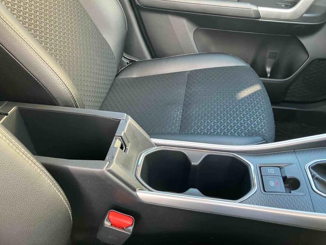 ロッキープレミアムＧ　ＨＥＶ　アダブティブクルーズコントロール搭載！保証　新車保証・まごころ保証　１年間・走行距離無制限付き　走行距離８０９ｋｍ　ＣＤチューナー　アダブティブクルーズコントロール　パノラマモニター　１７インチアルミホイール　電動パーキング　シートヒータ（東京都）の中古車