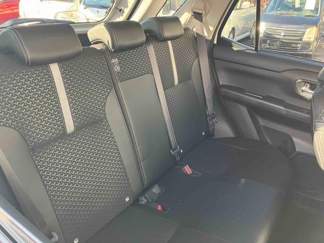 ロッキープレミアムＧ　ＨＥＶ　アダブティブクルーズコントロール搭載！保証　新車保証・まごころ保証　１年間・走行距離無制限付き　走行距離８０９ｋｍ　ＣＤチューナー　アダブティブクルーズコントロール　パノラマモニター　１７インチアルミホイール　電動パーキング　シートヒータ（東京都）の中古車