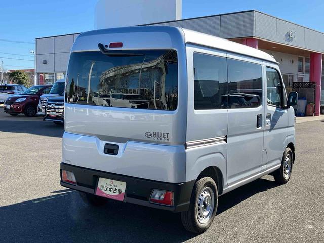 ハイゼットカーゴＤＸＦＲ専用ＣＶＴ　６コーナーセンサー　オーバーヘッドシェルフ　マルチリフレクターヘッドランプ　キーレスエントリー　ＡＭ／ＦＭＣＤステレオ　フロントスピーカー　マニュアルエアコン（東京都）の中古車