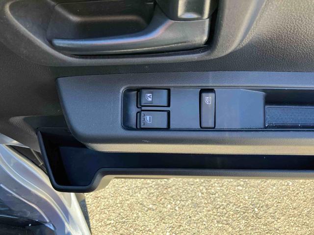 ハイゼットカーゴＤＸＦＲ専用ＣＶＴ　６コーナーセンサー　オーバーヘッドシェルフ　マルチリフレクターヘッドランプ　キーレスエントリー　ＡＭ／ＦＭＣＤステレオ　フロントスピーカー　マニュアルエアコン（東京都）の中古車