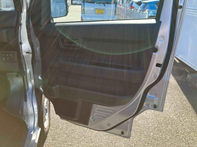 ハイゼットカーゴＤＸＦＲ専用ＣＶＴ　６コーナーセンサー　オーバーヘッドシェルフ　マルチリフレクターヘッドランプ　キーレスエントリー　ＡＭ／ＦＭＣＤステレオ　フロントスピーカー　マニュアルエアコン（東京都）の中古車