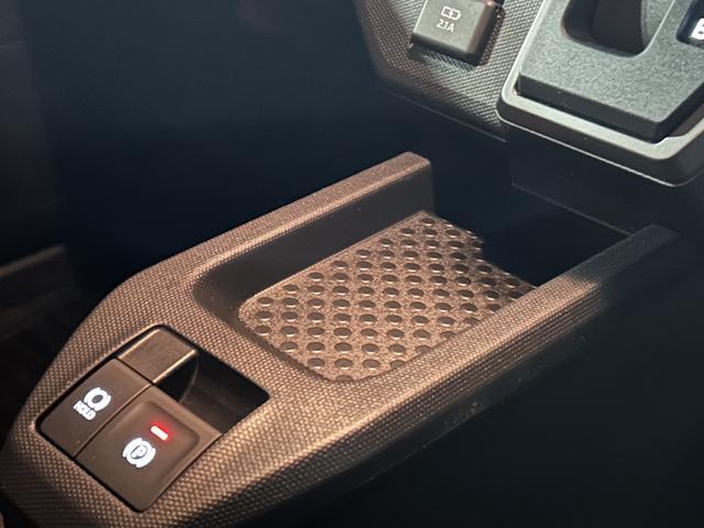 タフトＧ　ダーククロムベンチャー　Ｂｌｕｅｔｏｏｔｈステレオ保証　新車保証・まごころ保証　１年間・走行距離無制限付き（東京都）の中古車