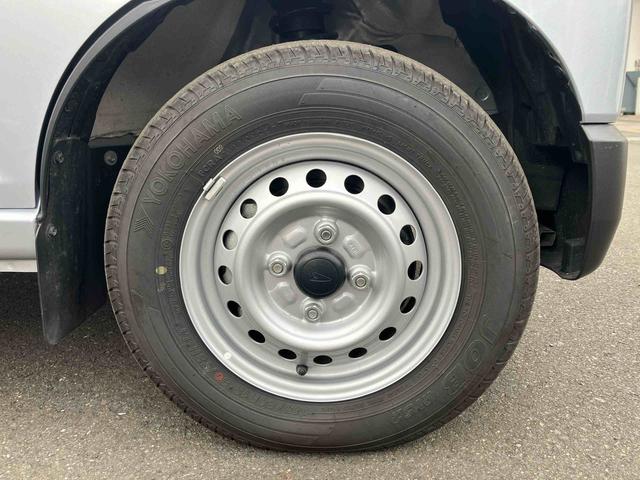 ハイゼットカーゴＤＸ　前後コーナーセンサー搭載！！保証　新車保証・まごころ保証　１年間・走行距離無制限付き・　走行距離２４７４ｋｍ　ＣＤチューナー　前後コーナーセンサー　マニュアルエアコン　パワーウィンドウ　アイドリングストップ　キーレスエントリー（東京都）の中古車