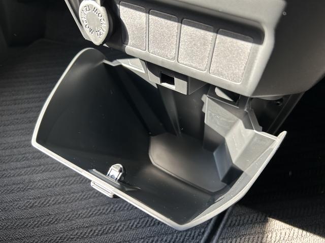 トールカスタムＧ　９インチディスプレイオーディオ　パノラマモニター保証　新車保証・まごころ保証　１年間・走行距離無制限付き（東京都）の中古車