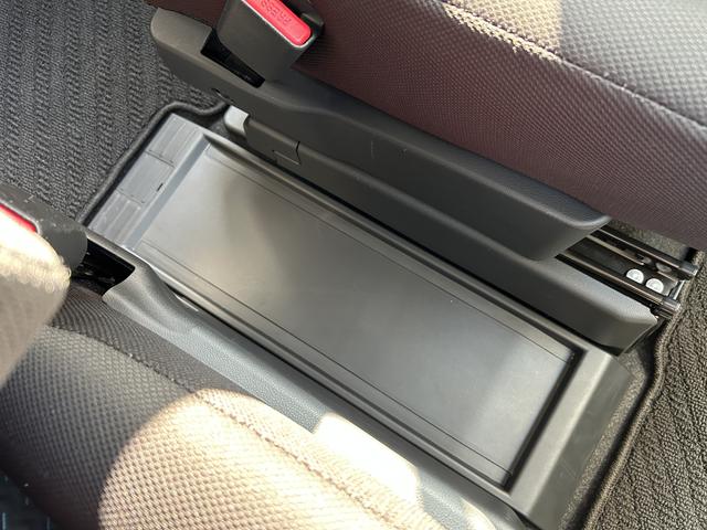 トールカスタムＧ　９インチディスプレイオーディオ　パノラマモニター保証　新車保証・まごころ保証　１年間・走行距離無制限付き（東京都）の中古車