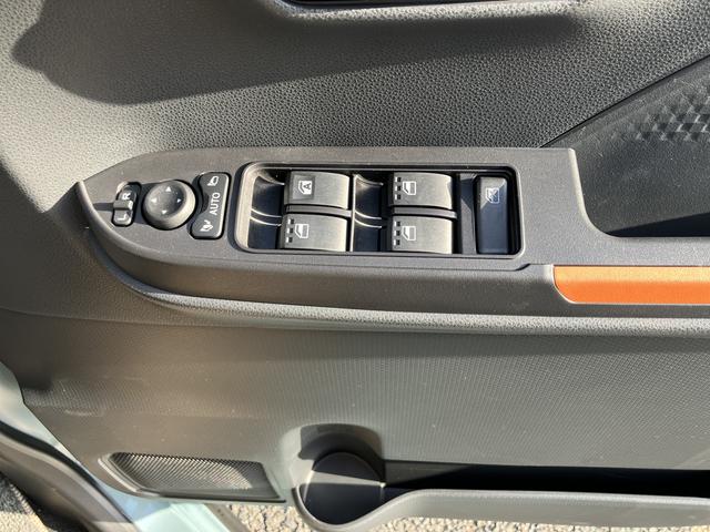 タントファンクロスターボ　両側電動スライドドア　シートヒーター保証　新車保証・まごころ保証　１年間・走行距離無制限付き　両側電動スライドドア　電動パーキングブレーキ　前席シートヒーター　ＬＥＤヘッドランプ　コーナーセンサー　キーフリーシステム（東京都）の中古車