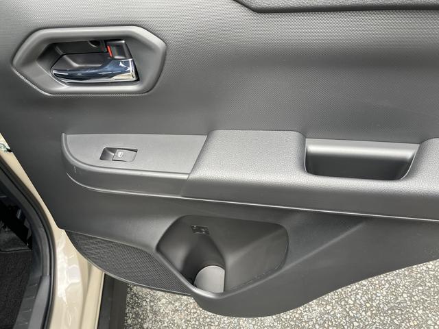 ロッキープレミアムＧ　ＨＥＶ　９インチディスプレイオーディオ装備保証　新車保証・まごころ保証　１年間・走行距離無制限付き（東京都）の中古車