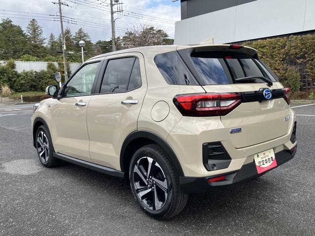 ロッキープレミアムＧ　ＨＥＶ　９インチディスプレイオーディオ装備保証　新車保証・まごころ保証　１年間・走行距離無制限付き（東京都）の中古車