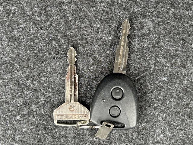 ミライースＸ　ＳＡIIIワイドＢｌｕｅｔｏｏｔｈ／ＵＳＢチューナー装備保証　新車保証・まごころ保証　１年間・走行距離無制限付き　電動ミラー　キーレスエントリーシステム　ｉ−ｓｔｏｐ　ブルートゥース　ＬＥＤヘットランプ　衝突安全ボディ　禁煙　ワンオーナー車　Ｂカメラ（東京都）の中古車