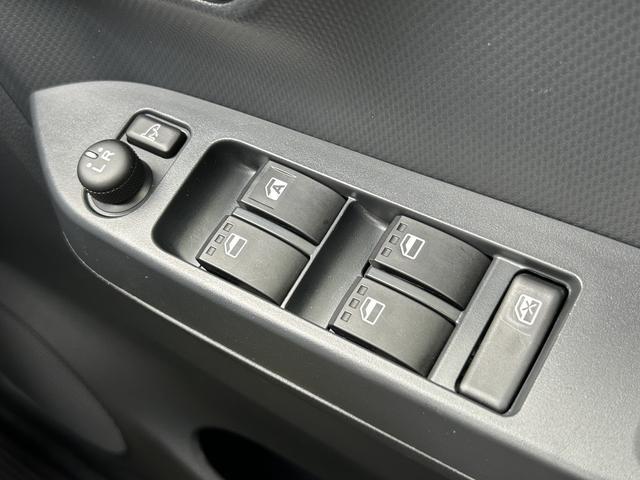 ミライースＸ　ＳＡIIIワイドＢｌｕｅｔｏｏｔｈ／ＵＳＢチューナー装備保証　新車保証・まごころ保証　１年間・走行距離無制限付き　電動ミラー　キーレスエントリーシステム　ｉ−ｓｔｏｐ　ブルートゥース　ＬＥＤヘットランプ　衝突安全ボディ　禁煙　ワンオーナー車　Ｂカメラ（東京都）の中古車