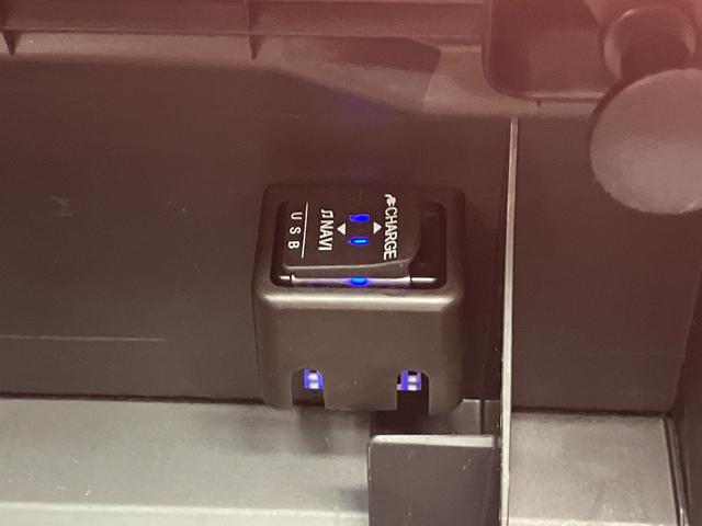 コペンセロオープンカー　二人乗　アクティブトップ　Ｂカメラ　ステアリングスイッチ　Ｐスタート　シートヒーター　ナビ　ＥＴＣ　ドラレコ　ＵＳＢ接続端子　アイドリングストップ　スポーツシート　キーフリー（神奈川県）の中古車