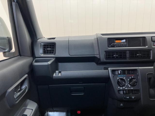 ハイゼットカーゴDXサポカーSワイド適合 ラジオ エアコン アクセサリーソケット コーナーセンサー アイドリングストップ 光軸調整ダイヤル 横滑り防止機能 誤発進抑制機能 パワーウインドウ キーレス(神奈川県)の中古車