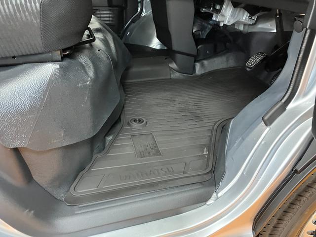 ハイゼットカーゴDXサポカーSワイド適合 ラジオ エアコン アクセサリーソケット コーナーセンサー アイドリングストップ 光軸調整ダイヤル 横滑り防止機能 誤発進抑制機能 パワーウインドウ キーレス(神奈川県)の中古車