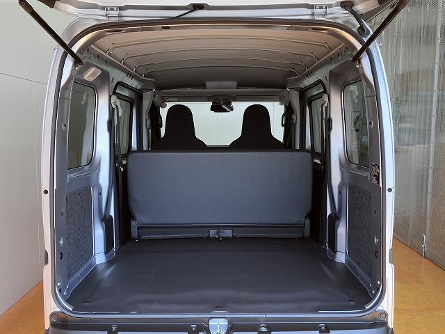 ハイゼットカーゴＤＸサポカーＳワイド適合　ラジオ　エアコン　アクセサリーソケット　コーナーセンサー　アイドリングストップ　光軸調整ダイヤル　横滑り防止機能　誤発進抑制機能　パワーウインドウ　キーレス（神奈川県）の中古車