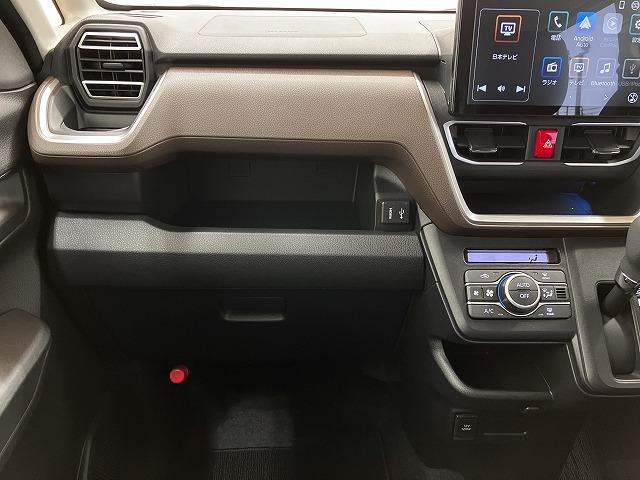 ムーヴＲＳ　ディスプレイオーディオ　ワイヤレス充電器　ＵＳＢサポカーＳワイド適合　両側オートスライドドア　全車速追従機能付ＡＣＣ　ディスプレイオーディオ　ワイヤレス充電器　ＵＳＢ接続端子　ステアリングスイッチ　電動パーキングブレーキ　　コーナーセンサー（神奈川県）の中古車