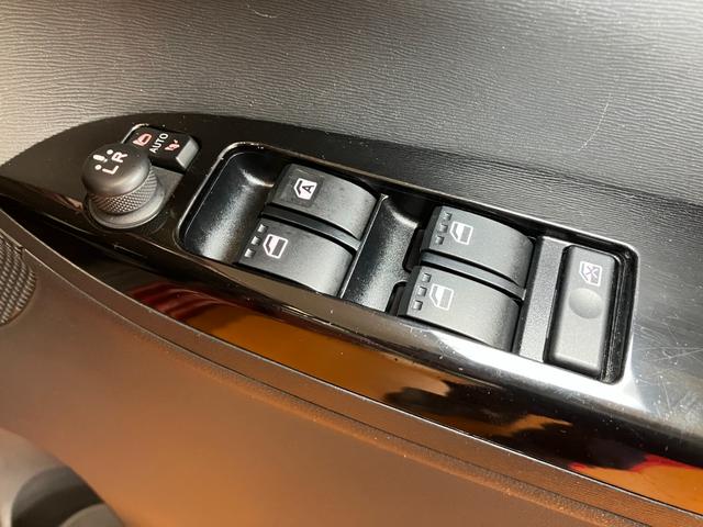 タントカスタムＲＳ　トップエディションＳＡIIスマアシ　デイライト　ミラクルオープンドア　Ｂカメラ　ステアリングスイッチ　両側オートスライドドア　Ｐスタート　エコアイドル　横滑り防止機能　誤発進抑制機能　ＥＴＣ　電動格納ミラー　キーフリー（神奈川県）の中古車