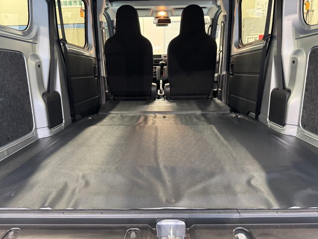 ハイゼットカーゴＤＸサポカーＳワイド適合　ラジオ　エアコン　アクセサリーソケット　コーナーセンサー　アイドリングストップ　光軸調整ダイヤル　横滑り防止機能　誤発進抑制機能　パワーウインドウ　キーレス（神奈川県）の中古車