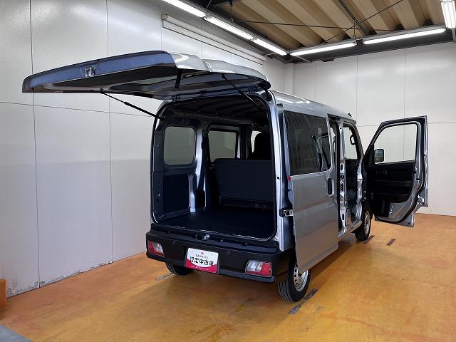 ハイゼットカーゴＤＸサポカーＳワイド適合　ラジオ　エアコン　アクセサリーソケット　コーナーセンサー　アイドリングストップ　光軸調整ダイヤル　横滑り防止機能　誤発進抑制機能　パワーウインドウ　キーレス（神奈川県）の中古車