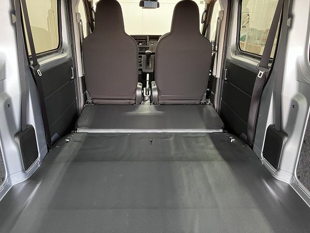 ハイゼットカーゴＤＸサポカーＳワイド適合　ラジオ　エアコン　アクセサリーソケット　コーナーセンサー　アイドリングストップ　光軸調整ダイヤル　横滑り防止機能　誤発進抑制機能　パワーウインドウ　キーレス（神奈川県）の中古車