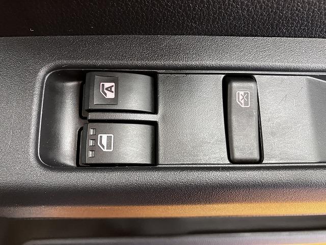 ハイゼットカーゴＤＸサポカーＳワイド適合　ラジオ　エアコン　アクセサリーソケット　コーナーセンサー　アイドリングストップ　光軸調整ダイヤル　横滑り防止機能　誤発進抑制機能　パワーウインドウ　キーレス（神奈川県）の中古車