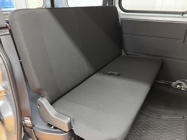 ハイゼットカーゴＤＸサポカーＳワイド適合　ラジオ　エアコン　アクセサリーソケット　コーナーセンサー　アイドリングストップ　光軸調整ダイヤル　横滑り防止機能　誤発進抑制機能　パワーウインドウ　キーレス（神奈川県）の中古車