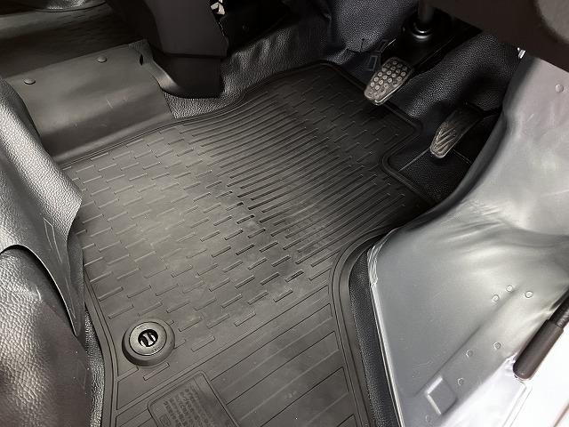 ハイゼットカーゴＤＸサポカーＳワイド適合　ラジオ　エアコン　アクセサリーソケット　コーナーセンサー　アイドリングストップ　光軸調整ダイヤル　横滑り防止機能　誤発進抑制機能　パワーウインドウ　キーレス（神奈川県）の中古車