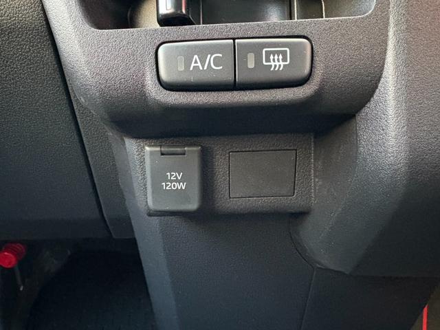 ハイゼットカーゴＤＸサポカーＳワイド適合　ラジオ　エアコン　アクセサリーソケット　コーナーセンサー　アイドリングストップ　光軸調整ダイヤル　横滑り防止機能　誤発進抑制機能　パワーウインドウ　キーレス（神奈川県）の中古車