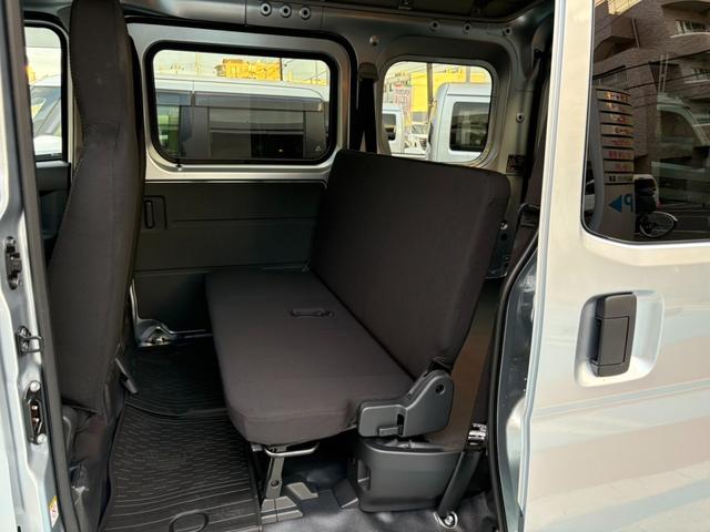 ハイゼットカーゴＤＸサポカーＳワイド適合　ラジオ　エアコン　アクセサリーソケット　コーナーセンサー　アイドリングストップ　光軸調整ダイヤル　横滑り防止機能　誤発進抑制機能　パワーウインドウ　キーレス（神奈川県）の中古車