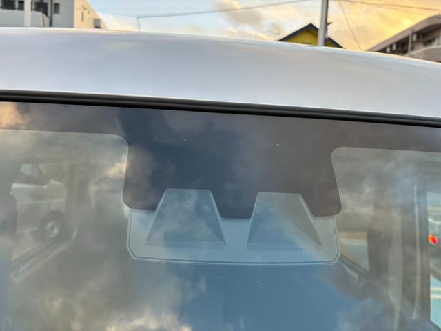 ハイゼットカーゴＤＸサポカーＳワイド適合　ラジオ　エアコン　アクセサリーソケット　コーナーセンサー　アイドリングストップ　光軸調整ダイヤル　横滑り防止機能　誤発進抑制機能　パワーウインドウ　キーレス（神奈川県）の中古車