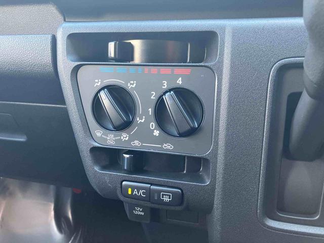 ハイゼットカーゴデラックス　リヤベンチシート　ＥＴＣ車載器　キーレス保証１年間距離無制限付き　前席パワーウインドウ　アイドリングストップ　キーレスエントリー　リヤベンチシート　コーナーセンサー　エアコン　オーバーヘッドシェルフ　誤発進抑制制御機能（東京都）の中古車