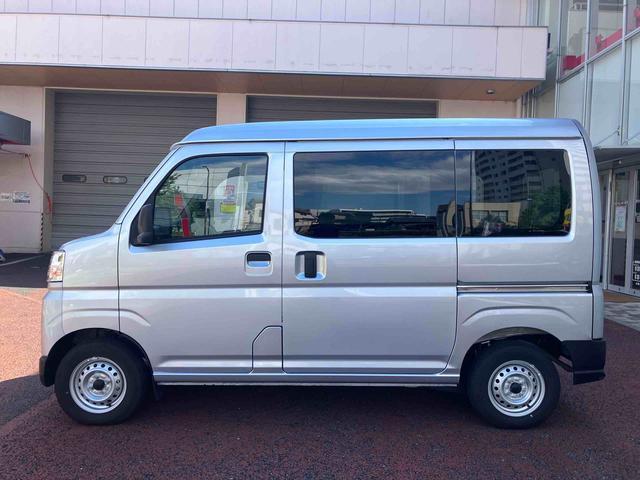 ハイゼットカーゴデラックス　リヤベンチシート　ＥＴＣ車載器　キーレス保証１年間距離無制限付き　前席パワーウインドウ　アイドリングストップ　キーレスエントリー　リヤベンチシート　コーナーセンサー　エアコン　オーバーヘッドシェルフ　誤発進抑制制御機能（東京都）の中古車