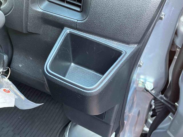 ハイゼットカーゴデラックス　リヤベンチシート　ＥＴＣ車載器　キーレス保証１年間距離無制限付き　前席パワーウインドウ　アイドリングストップ　キーレスエントリー　リヤベンチシート　コーナーセンサー　エアコン　オーバーヘッドシェルフ　誤発進抑制制御機能（東京都）の中古車