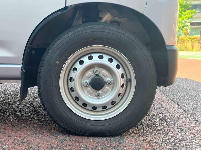 ハイゼットカーゴデラックス　リヤベンチシート　ＥＴＣ車載器　キーレス保証１年間距離無制限付き　前席パワーウインドウ　アイドリングストップ　キーレスエントリー　リヤベンチシート　コーナーセンサー　エアコン　オーバーヘッドシェルフ　誤発進抑制制御機能（東京都）の中古車