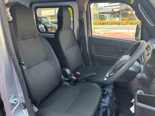 ハイゼットカーゴデラックス　リヤベンチシート　ＥＴＣ車載器　キーレス保証１年間距離無制限付き　前席パワーウインドウ　アイドリングストップ　キーレスエントリー　リヤベンチシート　コーナーセンサー　エアコン　オーバーヘッドシェルフ　誤発進抑制制御機能（東京都）の中古車